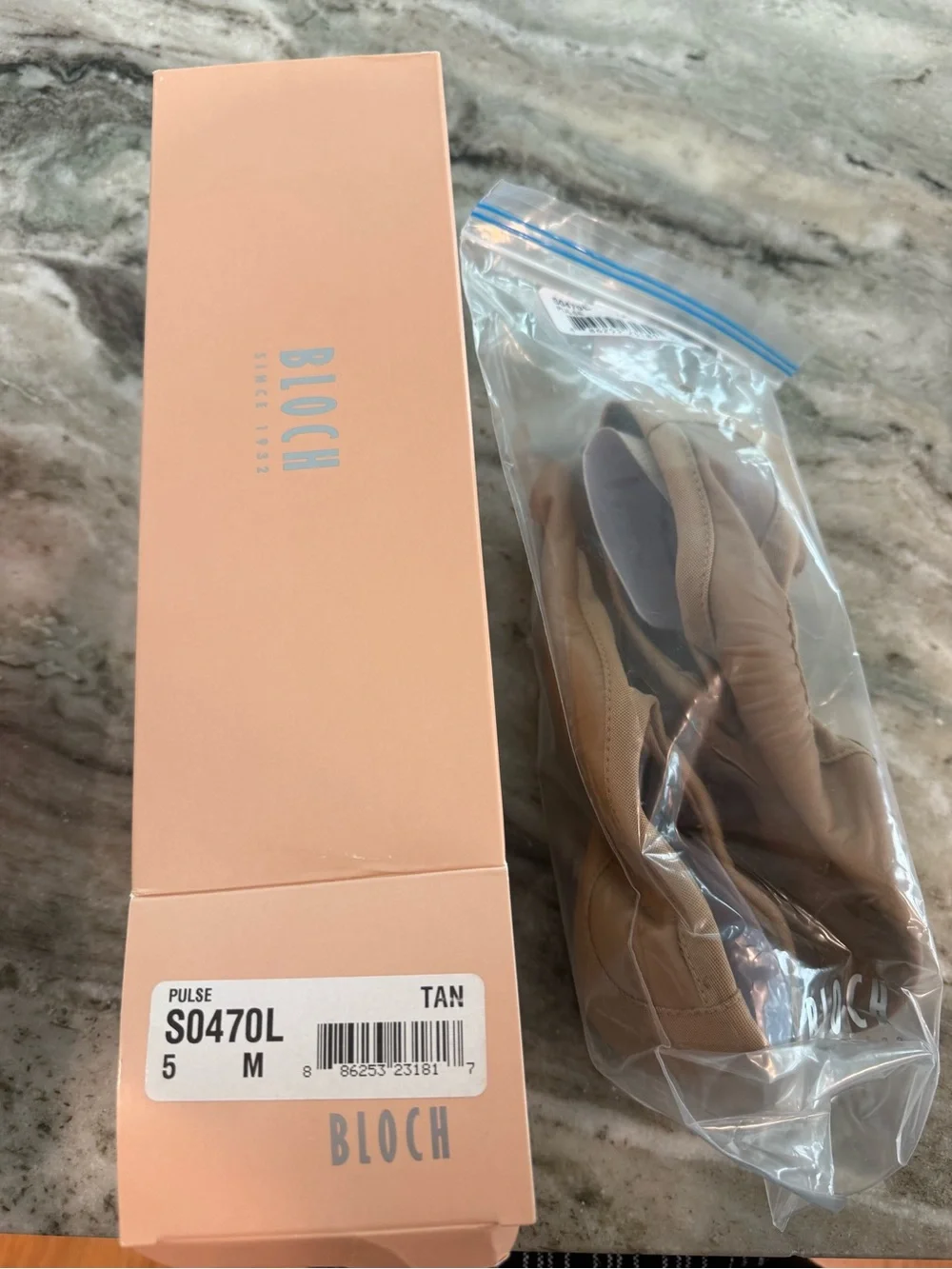 Bloch Dance Children’s Pulse leather Jazz shoe. Tan. Girls Sz 5. Dance shoe. NWT